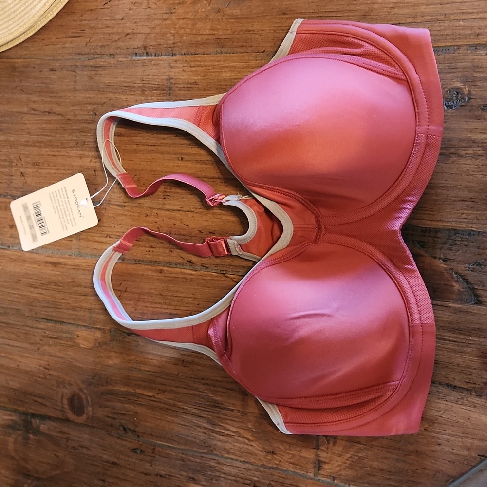 NEW WITH TAGS** Syrokan Sports Bra